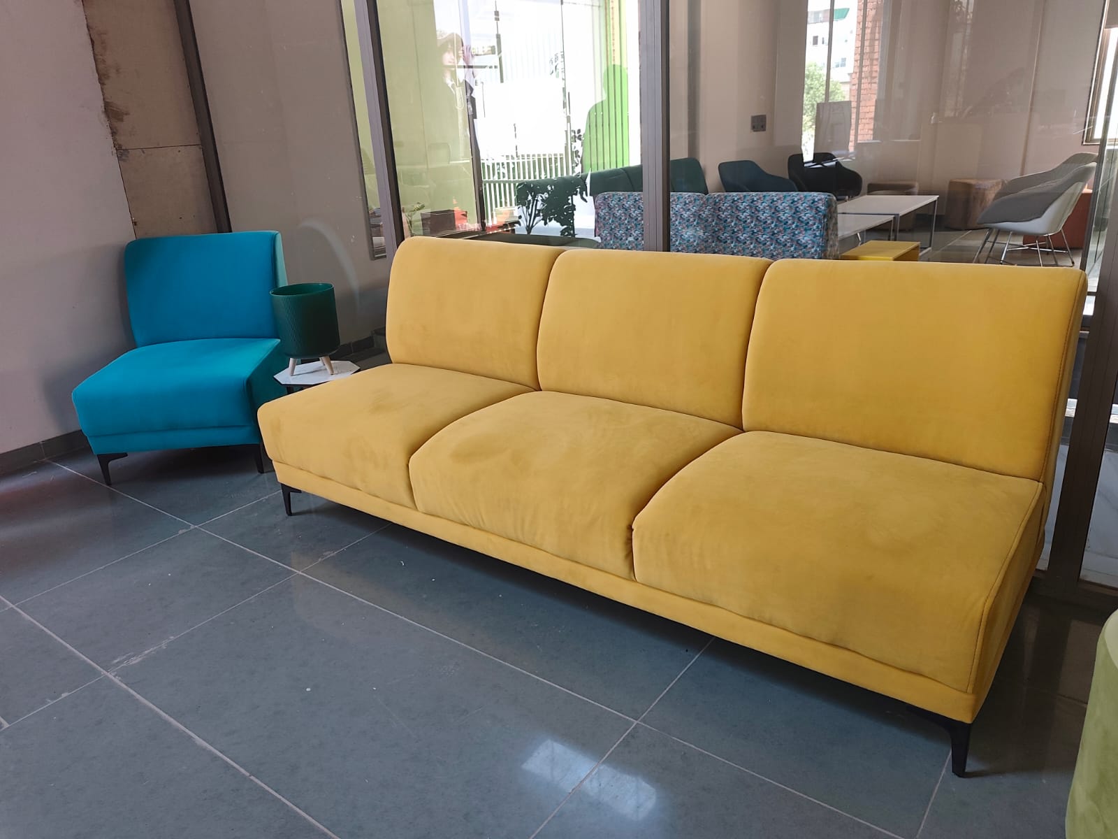Sofa — image 3
