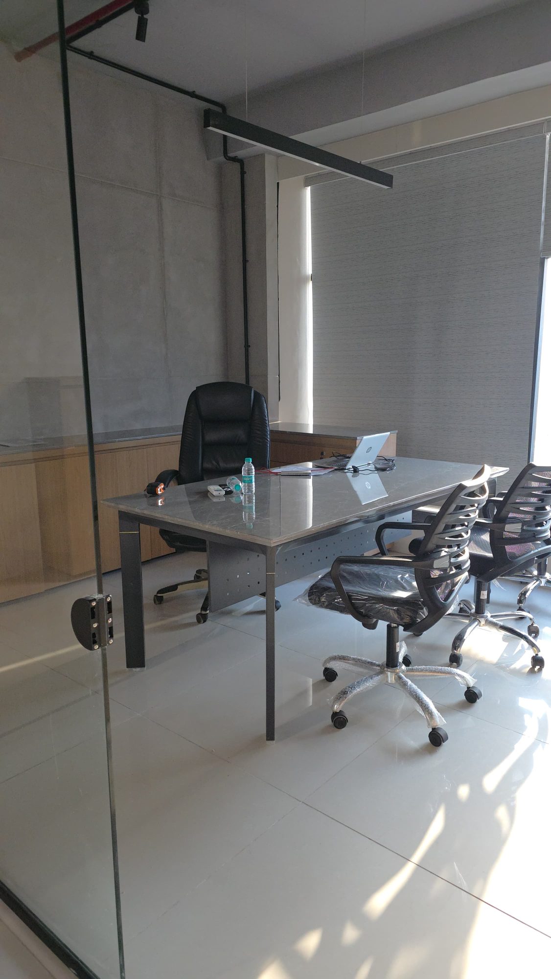 Manager Cabin with side storage — image 2